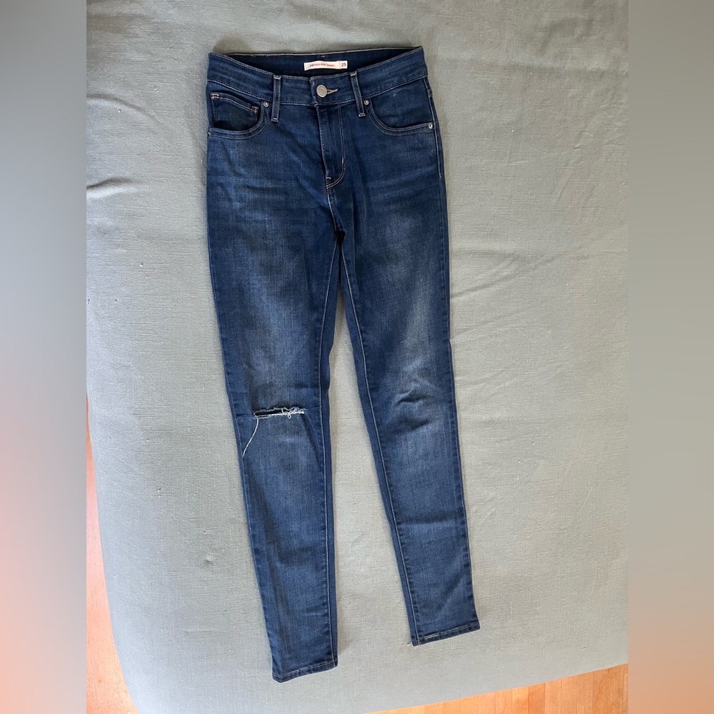 Women’s Levi’s 721 jeans size 25